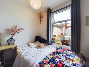 bed - click for photo gallery